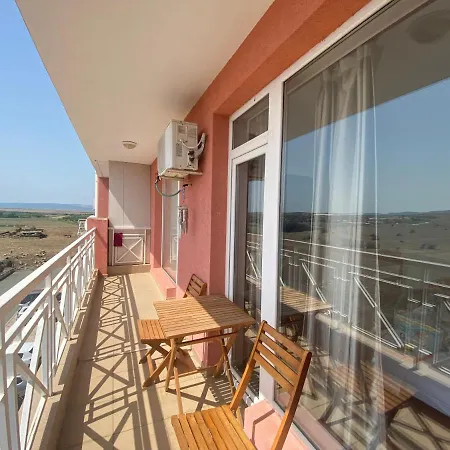 Sunny Day6-25 Apartment Nesebar